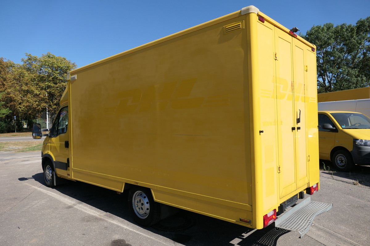 IVECO Daily 35 S11 C30C AUTOMATIK KAMERA Regale LUFT D - Closed box van: picture 4 IVECO Daily 35 S11 C30C AUTOMATIK KAMERA Regale LUFT D - Closed box van: picture 4