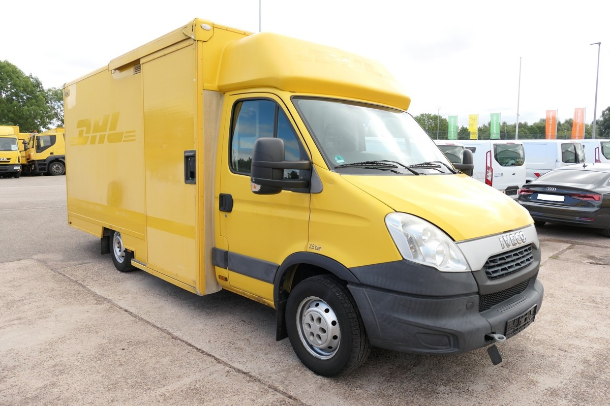 IVECO Daily 35 S11 C30C AUTOMATIK Regale LUFT - EURO 5 - Closed box van: picture 2 IVECO Daily 35 S11 C30C AUTOMATIK Regale LUFT - EURO 5 - Closed box van: picture 2