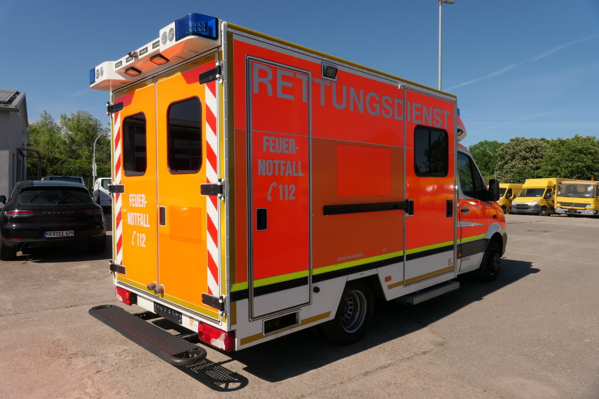 MERCEDES-BENZ Sprinter 519 CDI Klima Krankenwagen - Ambulance: picture 3 MERCEDES-BENZ Sprinter 519 CDI Klima Krankenwagen - Ambulance: picture 3