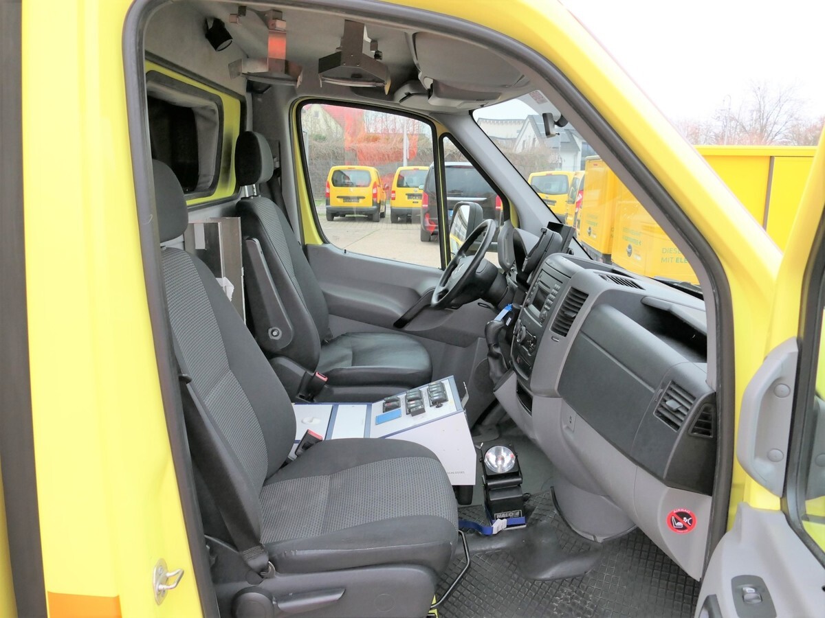 Ambulance MERCEDES-BENZ Sprinter II 516 CDI KLIMA KRANKENWAGEN RTW AUTOM: picture 11 Ambulance MERCEDES-BENZ Sprinter II 516 CDI KLIMA KRANKENWAGEN RTW AUTOM: picture 11