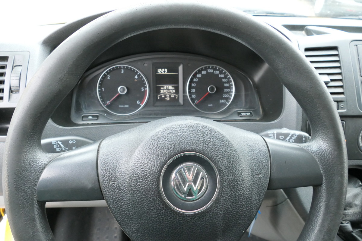 Small van VW T5 Transporter 2.0 TDI PARKTRONIK EURO-5 2xSCHIE: picture 14 Small van VW T5 Transporter 2.0 TDI PARKTRONIK EURO-5 2xSCHIE: picture 14