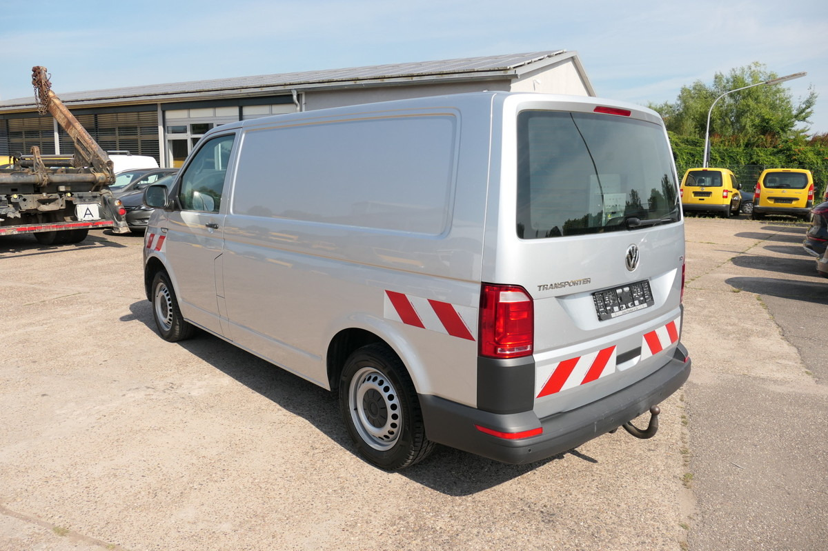 VW T6 Transporter 2.0 TDI KLIMA AHK WERKSTATTEINBAU - Small van: picture 5 VW T6 Transporter 2.0 TDI KLIMA AHK WERKSTATTEINBAU - Small van: picture 5