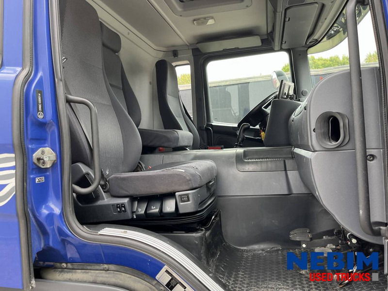Scania P270 - 343.938km - 3 front seats - Box truck: picture 4 Scania P270 - 343.938km - 3 front seats - Box truck: picture 4