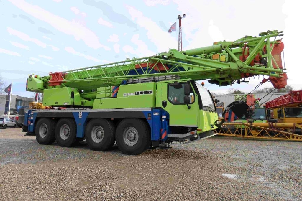 Liebherr LTM 1070-4.2 - All terrain crane: picture 2 Liebherr LTM 1070-4.2 - All terrain crane: picture 2