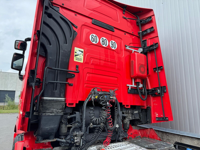 Tractor unit Renault T520: picture 20 Tractor unit Renault T520: picture 20