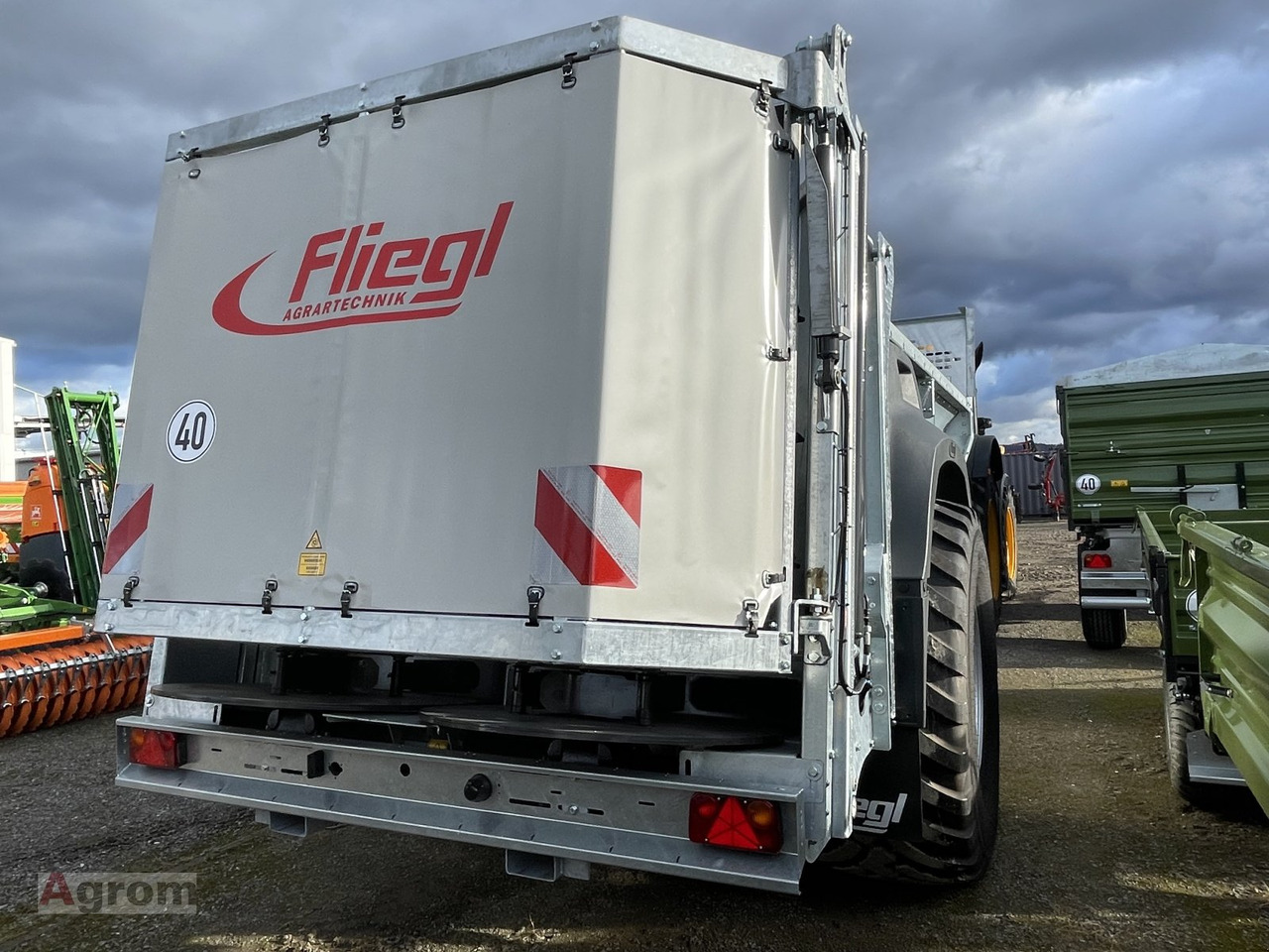 Fliegl ADS 100 - Manure spreader: picture 5 Fliegl ADS 100 - Manure spreader: picture 5