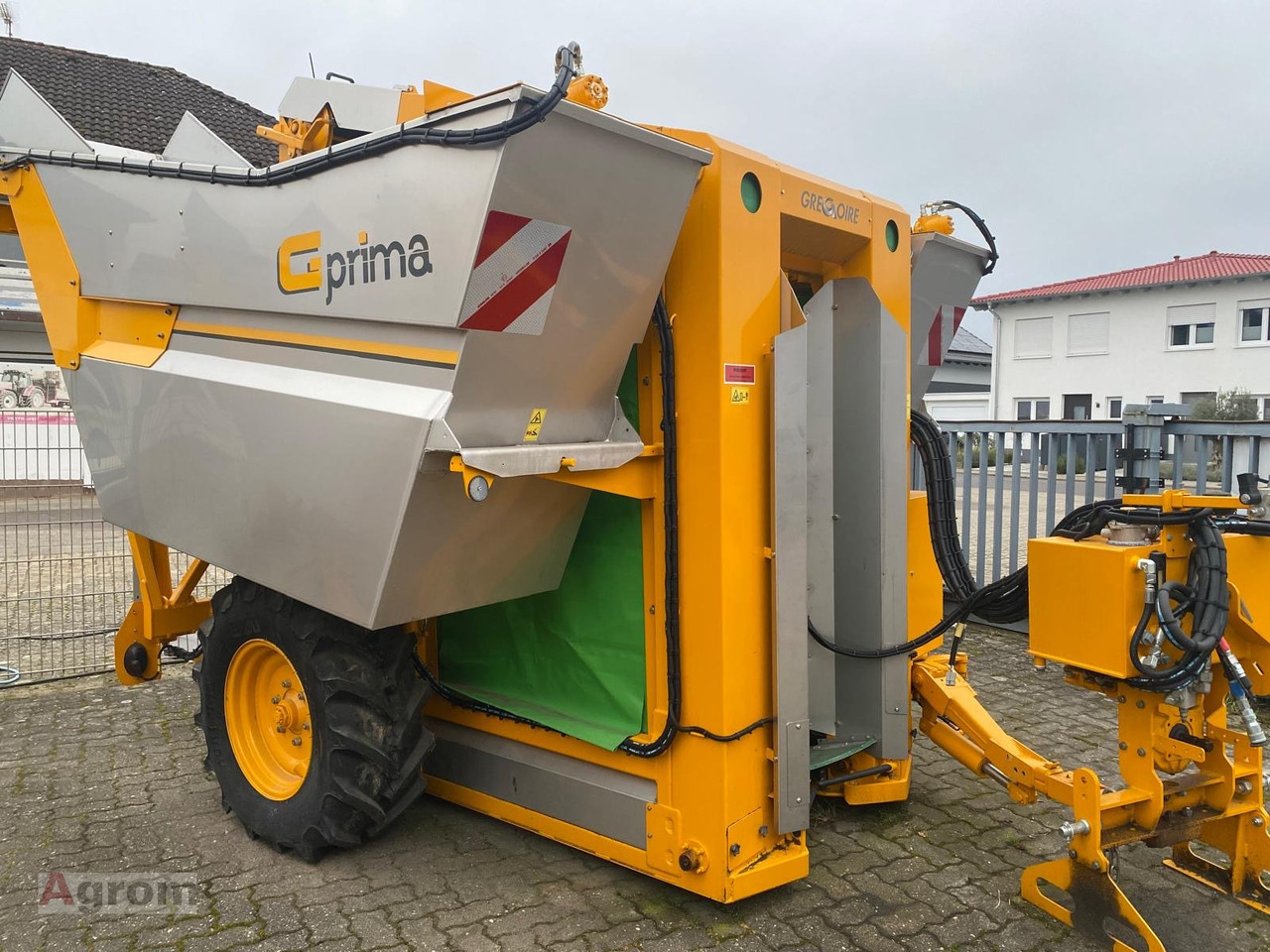 Gregoire G-Prima - Grape harvesting machine: picture 1 Gregoire G-Prima - Grape harvesting machine: picture 1