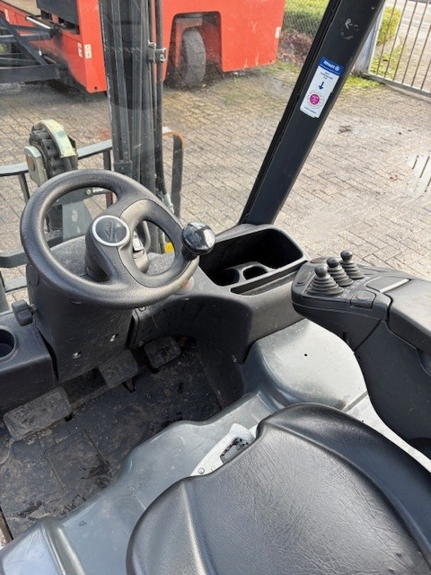 Linde E12-02 - Electric forklift: picture 4 Linde E12-02 - Electric forklift: picture 4