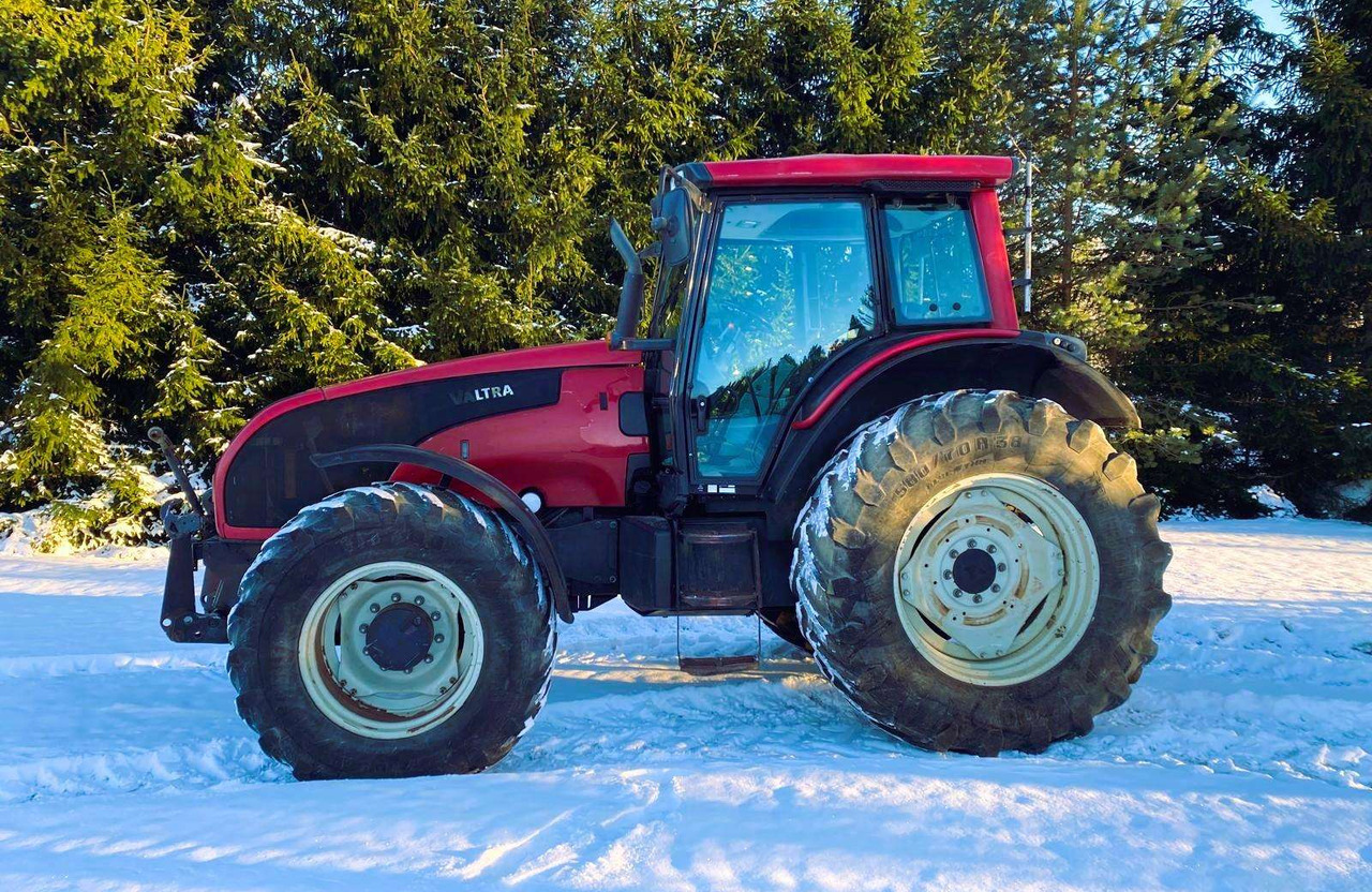 Valtra T151 E - Farm tractor: picture 1 Valtra T151 E - Farm tractor: picture 1