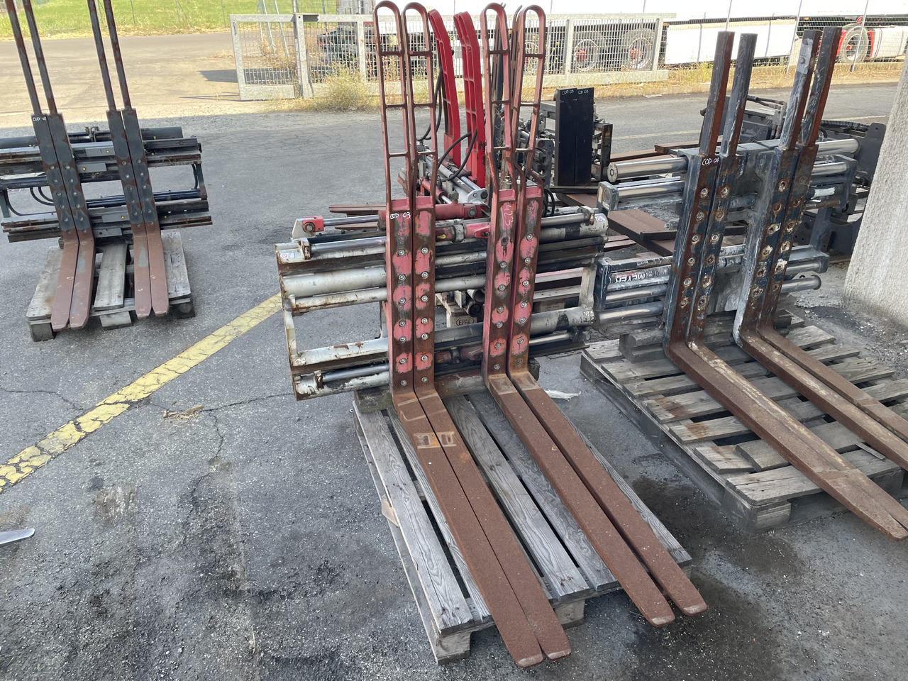 DURWEN DPK30 CS - Forks for Forklift: picture 1 DURWEN DPK30 CS - Forks for Forklift: picture 1