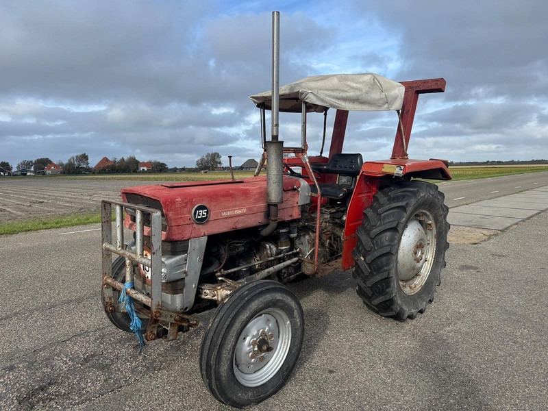 Massey Ferguson 135 - Farm tractor: picture 1 Massey Ferguson 135 - Farm tractor: picture 1