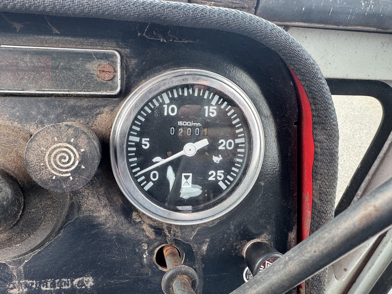 Farm tractor Massey Ferguson 590: picture 6 Farm tractor Massey Ferguson 590: picture 6