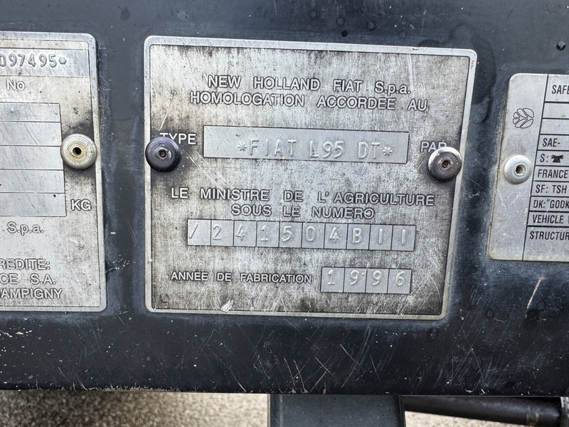 Farm tractor New Holland L95: picture 15