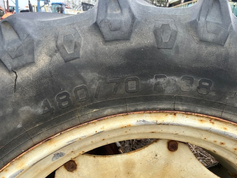 Pirelli 480\70 R38 TM 700 - Tire: picture 2 Pirelli 480\70 R38 TM 700 - Tire: picture 2
