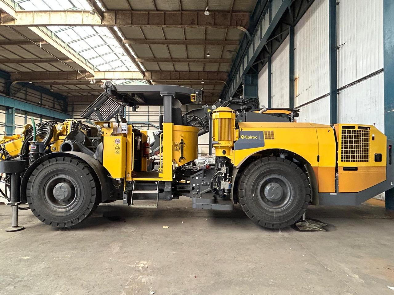 Atlas Copco (Epiroc) Boltec EC - Directional boring machine: picture 5 Atlas Copco (Epiroc) Boltec EC - Directional boring machine: picture 5
