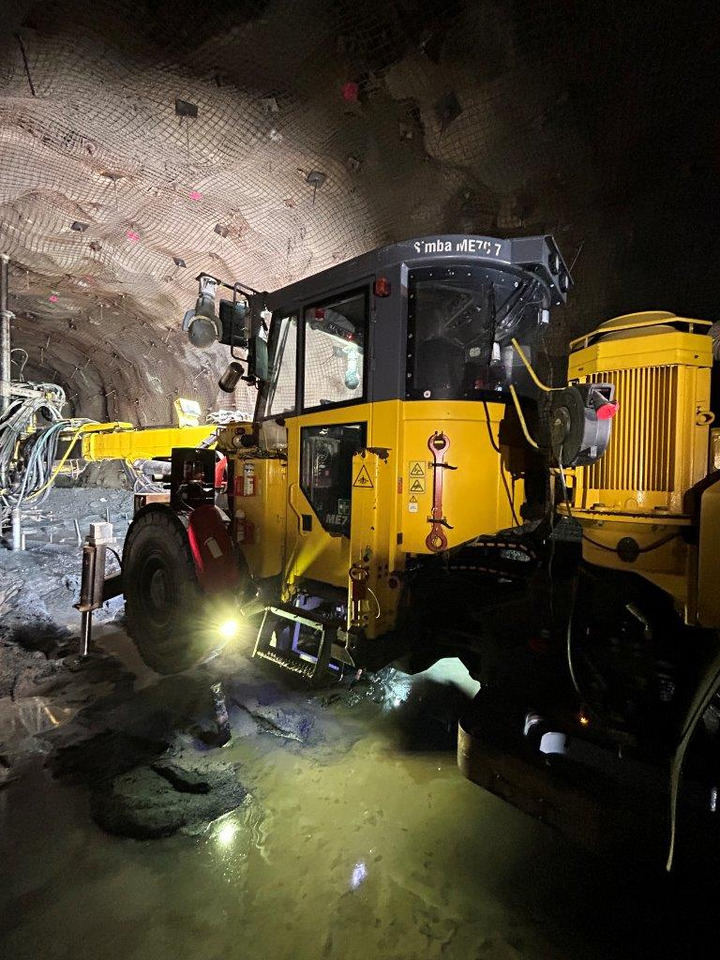 Atlas Copco (Epiroc) Simba ME7C - Directional boring machine: picture 2 Atlas Copco (Epiroc) Simba ME7C - Directional boring machine: picture 2