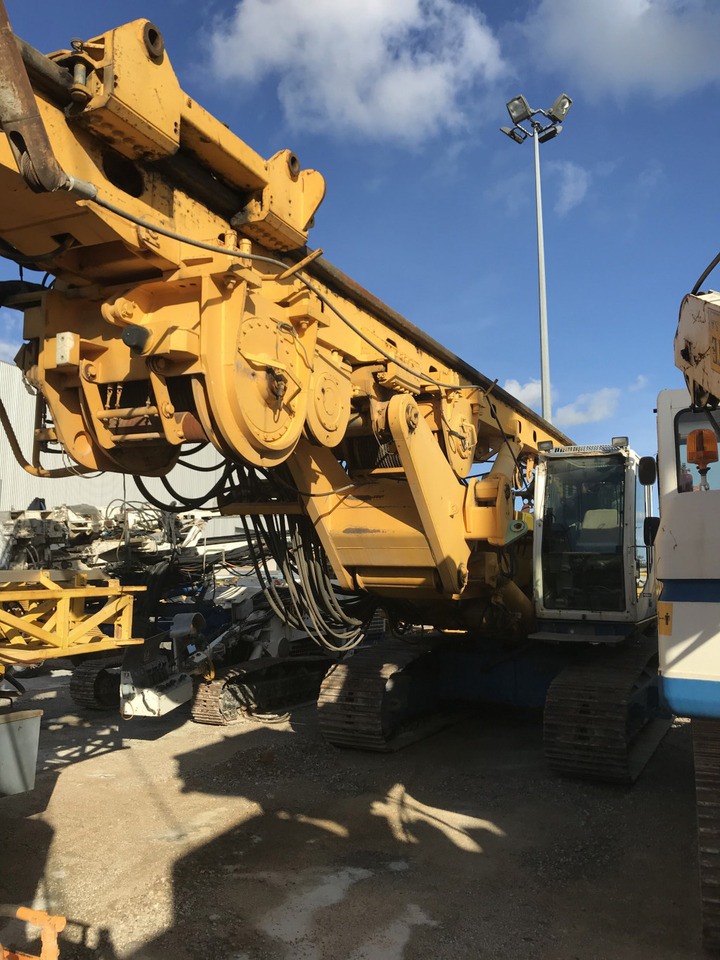 Bauer BG 18 H - Drilling rig: picture 4 Bauer BG 18 H - Drilling rig: picture 4