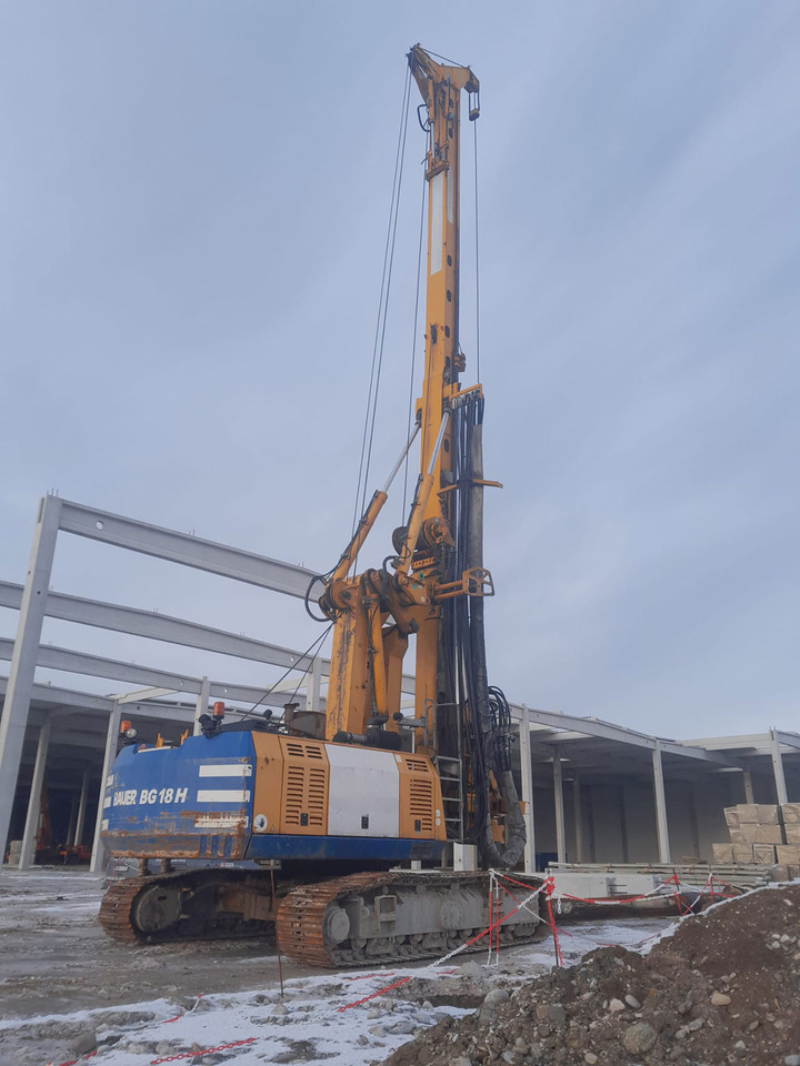 Bauer BG 18H - Pile driver: picture 3 Bauer BG 18H - Pile driver: picture 3