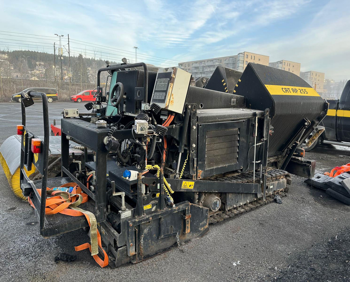 Caterpillar AP255 - Asphalt paver: picture 1 Caterpillar AP255 - Asphalt paver: picture 1