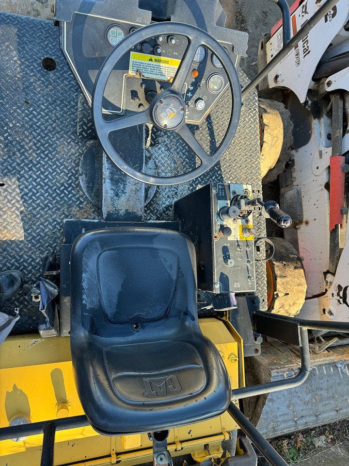 Caterpillar CB-434C - Road roller: picture 5 Caterpillar CB-434C - Road roller: picture 5