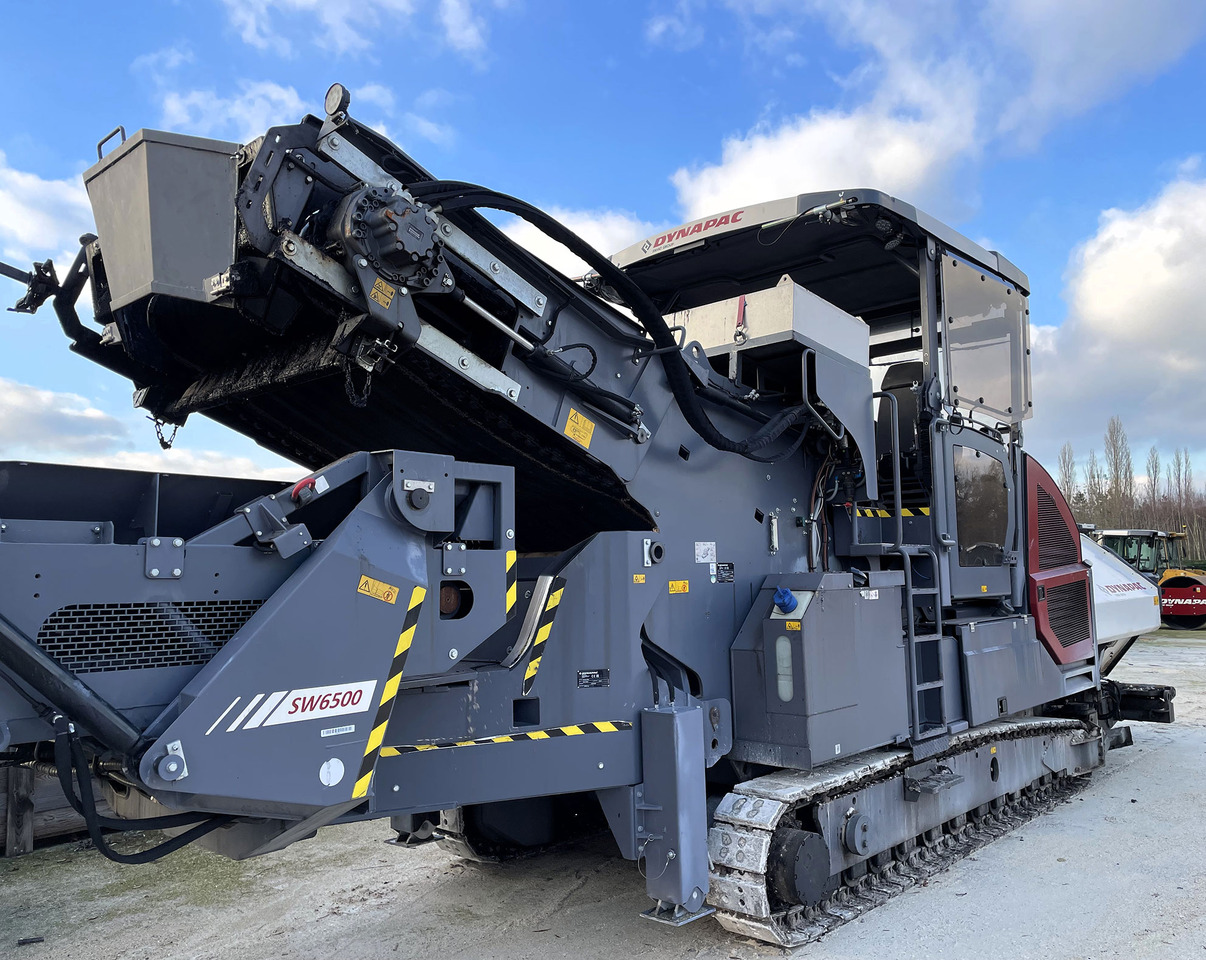 Dynapac MF2500CS - Asphalt paver: picture 1 Dynapac MF2500CS - Asphalt paver: picture 1