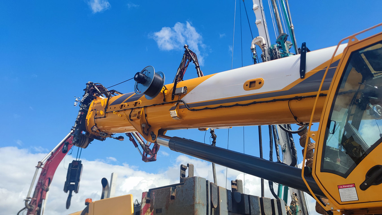 Mobile crane Grove GMK 4100L-1: picture 6