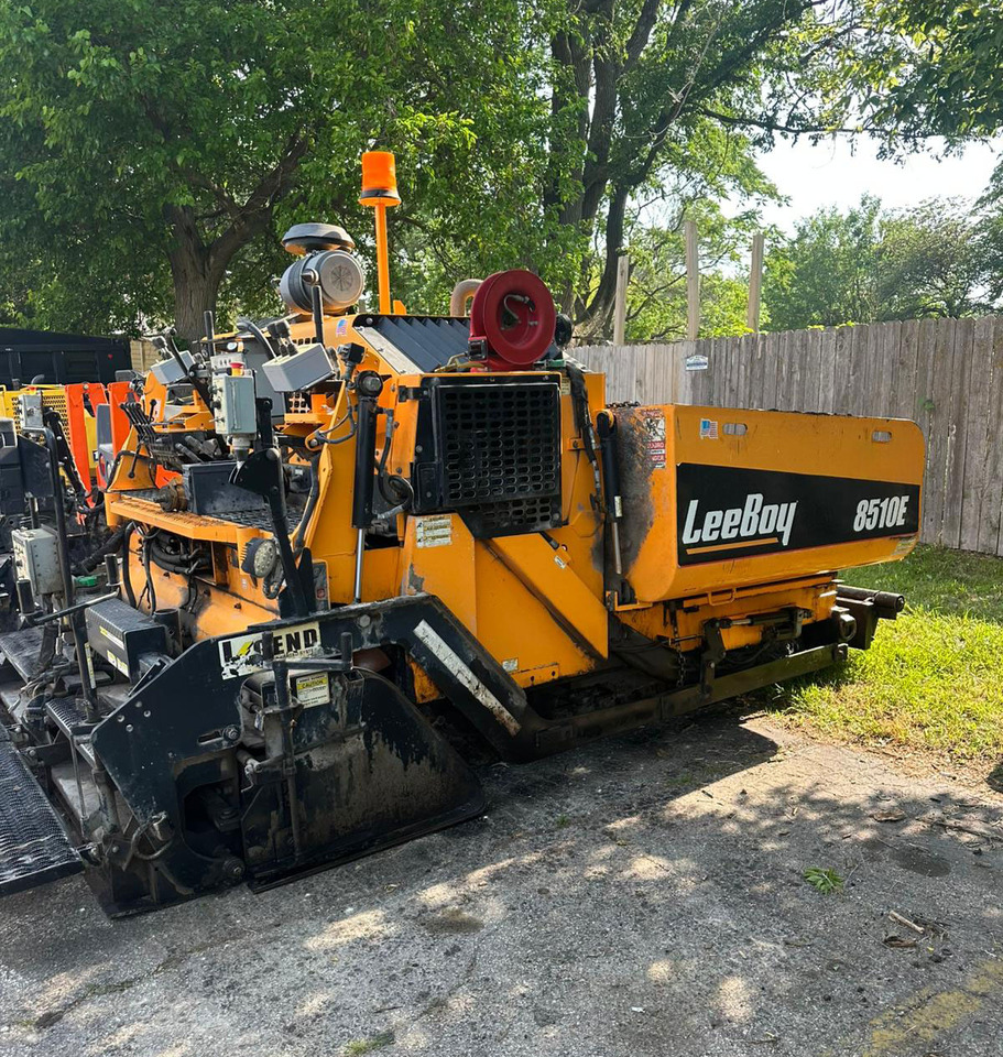 Leeboy 8510E - Asphalt paver: picture 2 Leeboy 8510E - Asphalt paver: picture 2