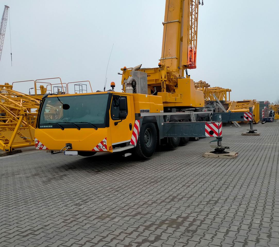 Liebherr LTM 1230-5.1 - Mobile crane: picture 2 Liebherr LTM 1230-5.1 - Mobile crane: picture 2
