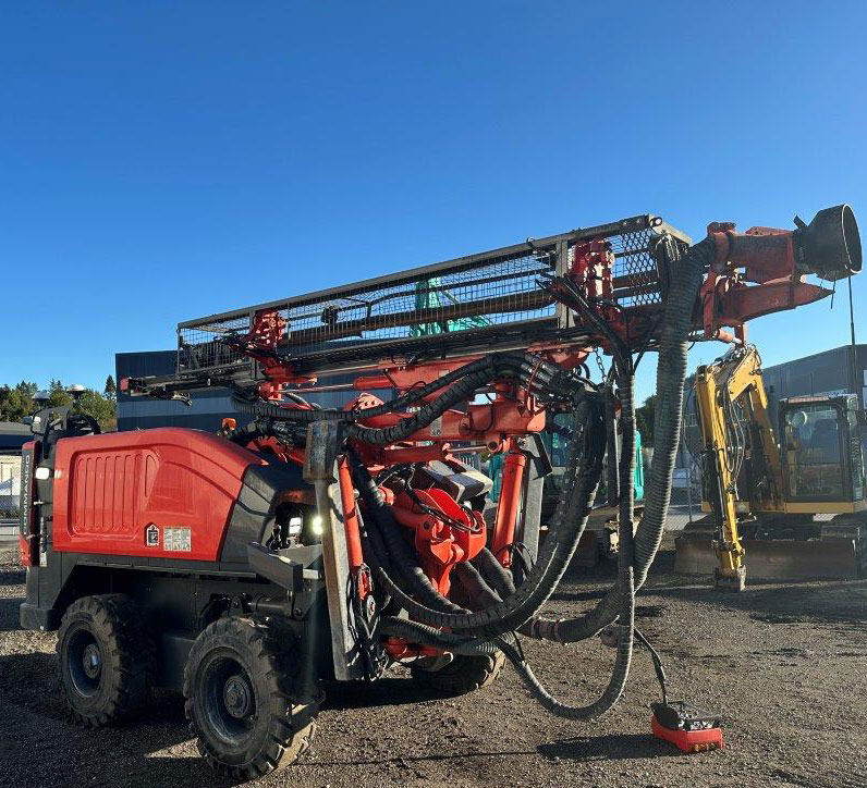Sandvik Commando DC300Ri - Drilling rig: picture 5 Sandvik Commando DC300Ri - Drilling rig: picture 5