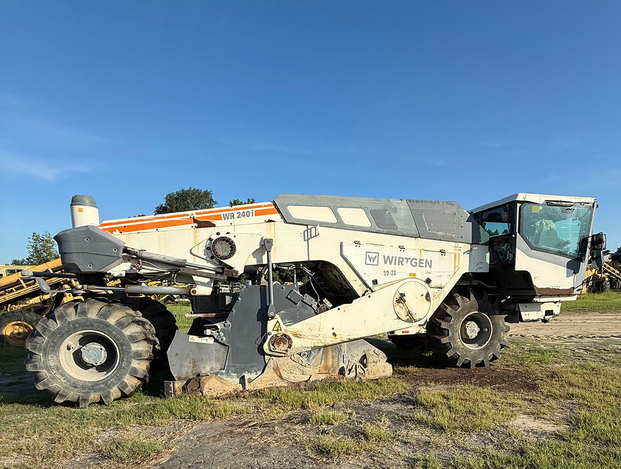 Wirtgen WR 240 I - Soil stabilizer: picture 1 Wirtgen WR 240 I - Soil stabilizer: picture 1