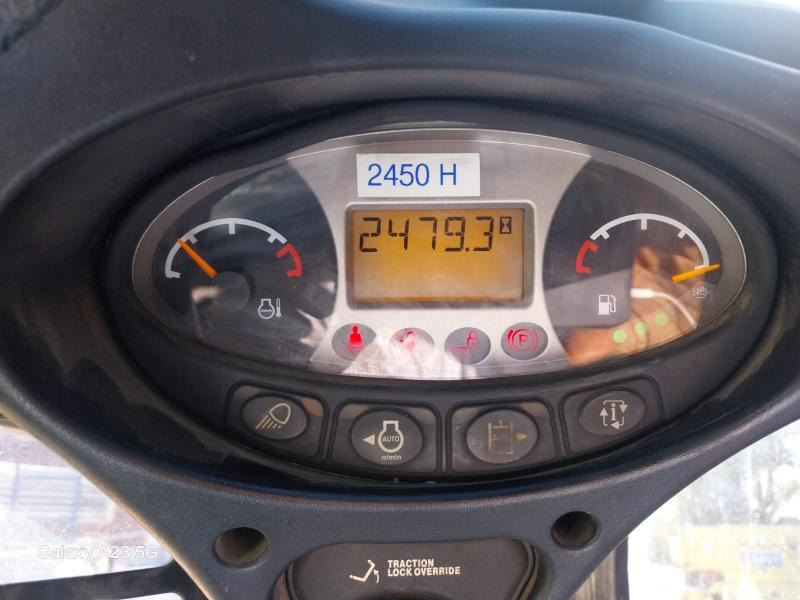 Compact track loader BOBCAT T870: picture 6