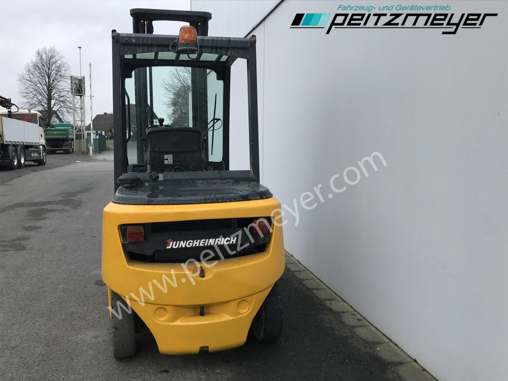 Diesel forklift JUNGHEINRICH Gabelstapler DFG 425: picture 6 Diesel forklift JUNGHEINRICH Gabelstapler DFG 425: picture 6