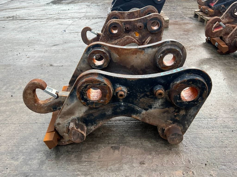 Cat CW55S - Quick coupler for Construction machinery: picture 4 Cat CW55S - Quick coupler for Construction machinery: picture 4