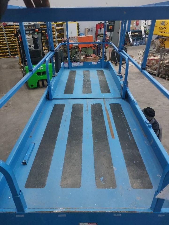 Haulotte Compact 14 - Scissor lift: picture 4 Haulotte Compact 14 - Scissor lift: picture 4