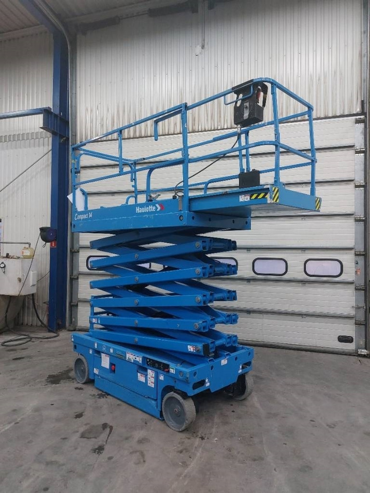 Haulotte Compact 14 - Scissor lift: picture 1 Haulotte Compact 14 - Scissor lift: picture 1