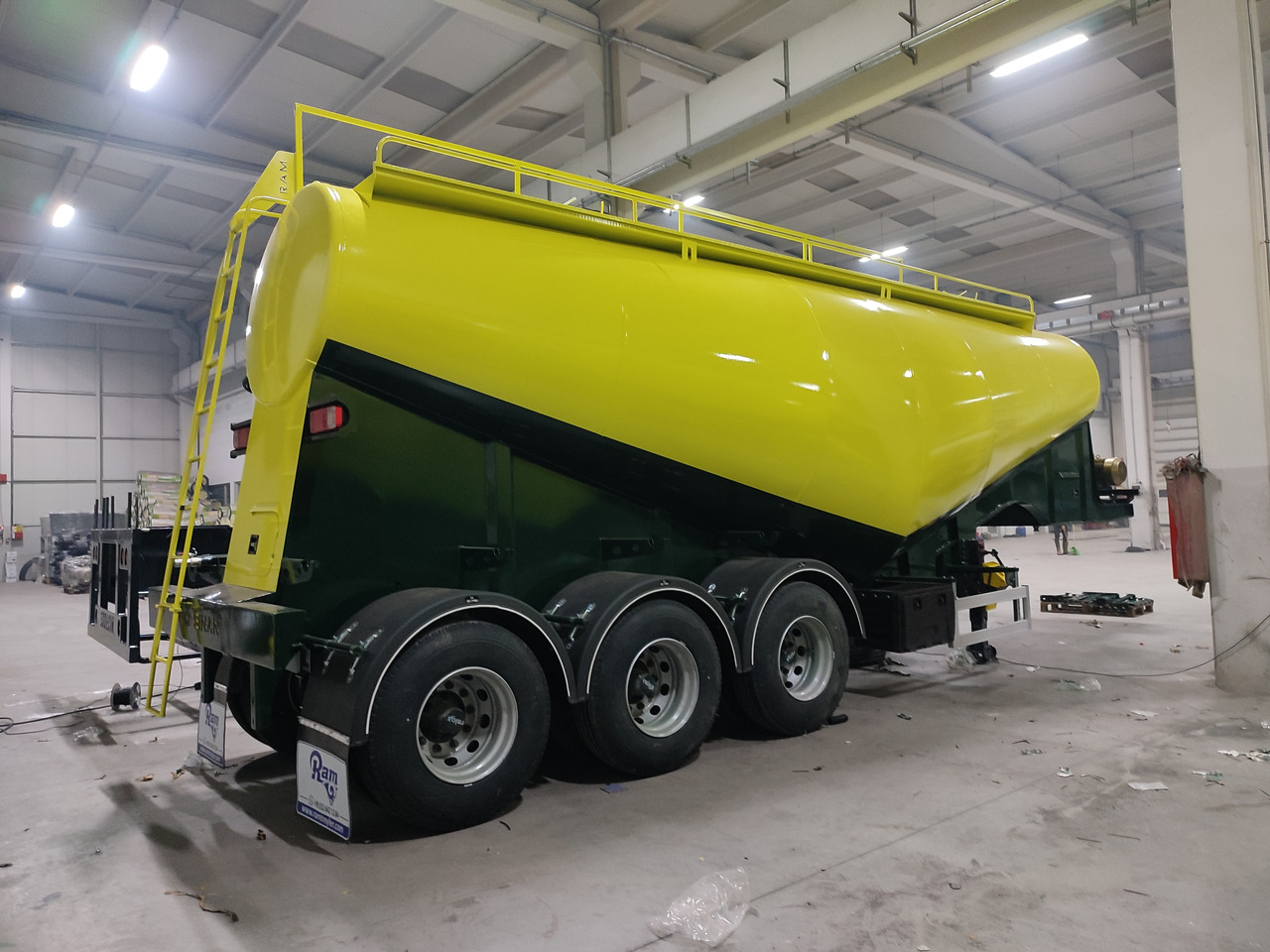 SINAN Steel V type - Silo semi-trailer: picture 2 SINAN Steel V type - Silo semi-trailer: picture 2