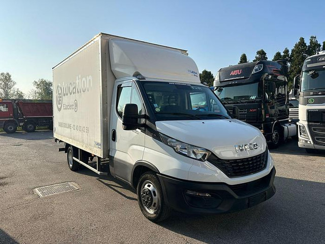 Iveco 35C16 - Closed box van: picture 3 Iveco 35C16 - Closed box van: picture 3