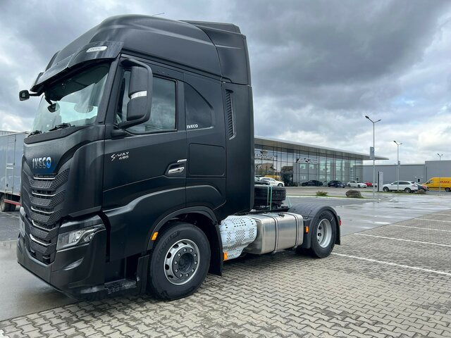 IVECO S-Way AS440S49T/P - AF4T COMFORT+AERO+ LED+NAVI... - Tractor unit: picture 2 IVECO S-Way AS440S49T/P - AF4T COMFORT+AERO+ LED+NAVI... - Tractor unit: picture 2