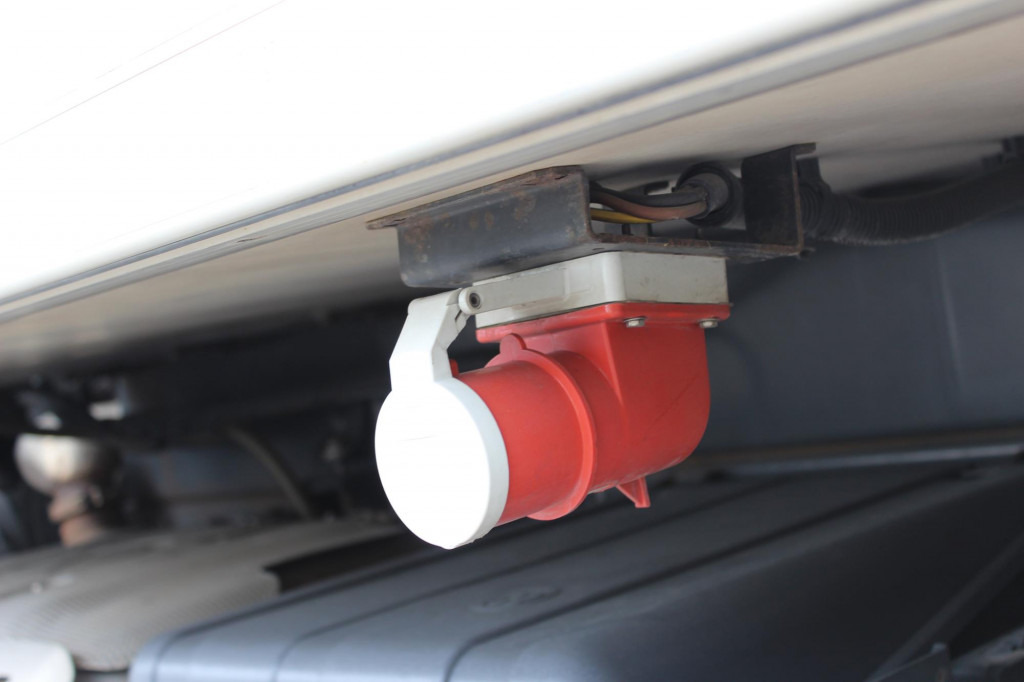 Iveco Eurocargo ML190-280L E6 CS 1250 Mt Tür+LBW FRC - Refrigerator truck: picture 5 Iveco Eurocargo ML190-280L E6 CS 1250 Mt Tür+LBW FRC - Refrigerator truck: picture 5