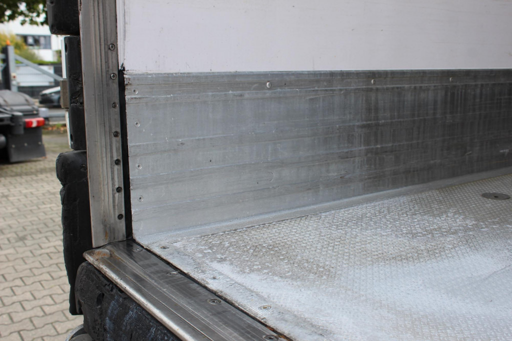Lamberet TK SLXi Spectrum 2,65h Bi-Temp LBW FRC Aluboden - Refrigerator semi-trailer: picture 4 Lamberet TK SLXi Spectrum 2,65h Bi-Temp LBW FRC Aluboden - Refrigerator semi-trailer: picture 4