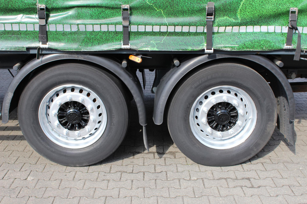 Lecitrailer Drehkranz 3-Achser Liftachse Stapler - Curtainsider trailer: picture 5 Lecitrailer Drehkranz 3-Achser Liftachse Stapler - Curtainsider trailer: picture 5