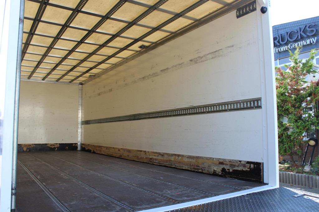 Renault D14 220E6   Laderbordwand   nur 166 Tkm   Klima - Box truck: picture 2 Renault D14 220E6   Laderbordwand   nur 166 Tkm   Klima - Box truck: picture 2