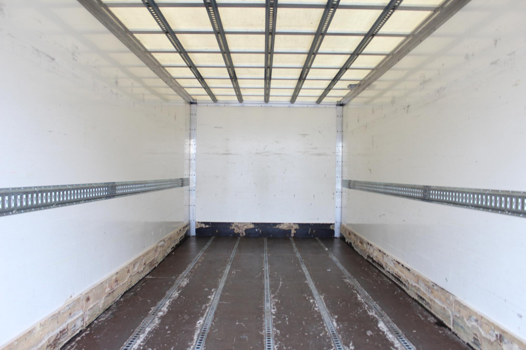 Renault D14 220E6 Laderbordwand nur 185 Tkm Klima - Box truck: picture 2 Renault D14 220E6 Laderbordwand nur 185 Tkm Klima - Box truck: picture 2