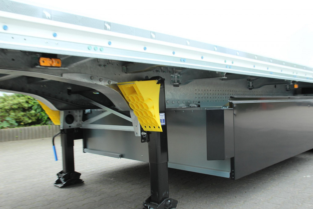 SCHMITZ Koffer DS Liftachse 4x Pal.-Kasten NEU ! - Closed box semi-trailer: picture 5 SCHMITZ Koffer DS Liftachse 4x Pal.-Kasten NEU ! - Closed box semi-trailer: picture 5