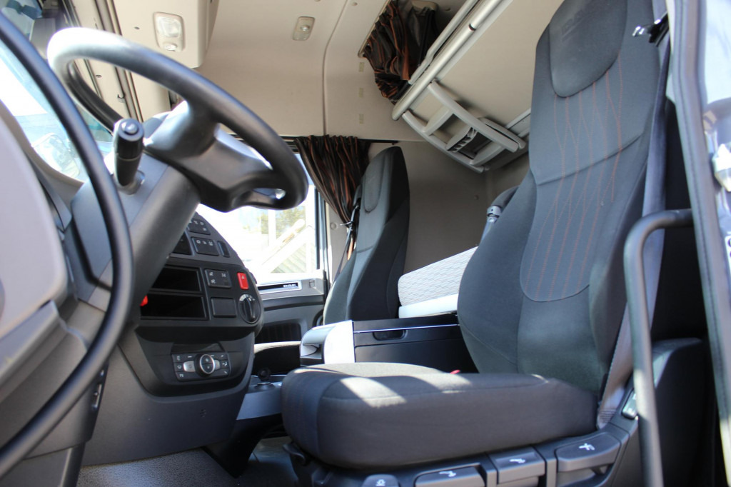 Daf XF 530 SC Retarder ACC LDWS Kühlbox Vollspoiler - Tractor unit: picture 4 Daf XF 530 SC Retarder ACC LDWS Kühlbox Vollspoiler - Tractor unit: picture 4