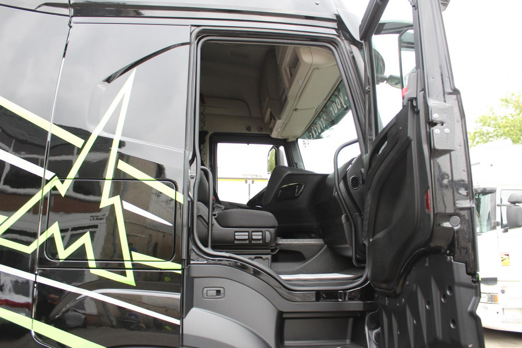Iveco S-Way 480 Retarder Standklima 2Tanks Navi LED - Tractor unit: picture 3 Iveco S-Way 480 Retarder Standklima 2Tanks Navi LED - Tractor unit: picture 3