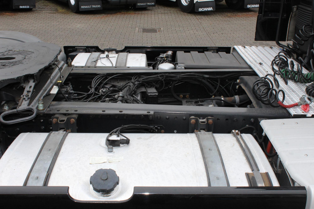 Tractor unit MAN TGX 520 D38 XXL  Retarder Standklima Navi: picture 13