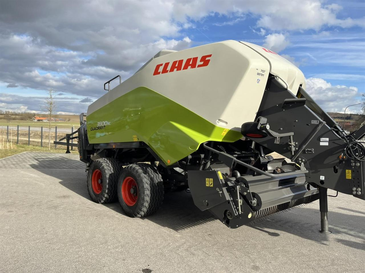 CLAAS Quadrant 3300 RC, Claas Großpackenpresse, Bj. 2016, ca. 16.500 Ballen - Square baler: picture 5 CLAAS Quadrant 3300 RC, Claas Großpackenpresse, Bj. 2016, ca. 16.500 Ballen - Square baler: picture 5