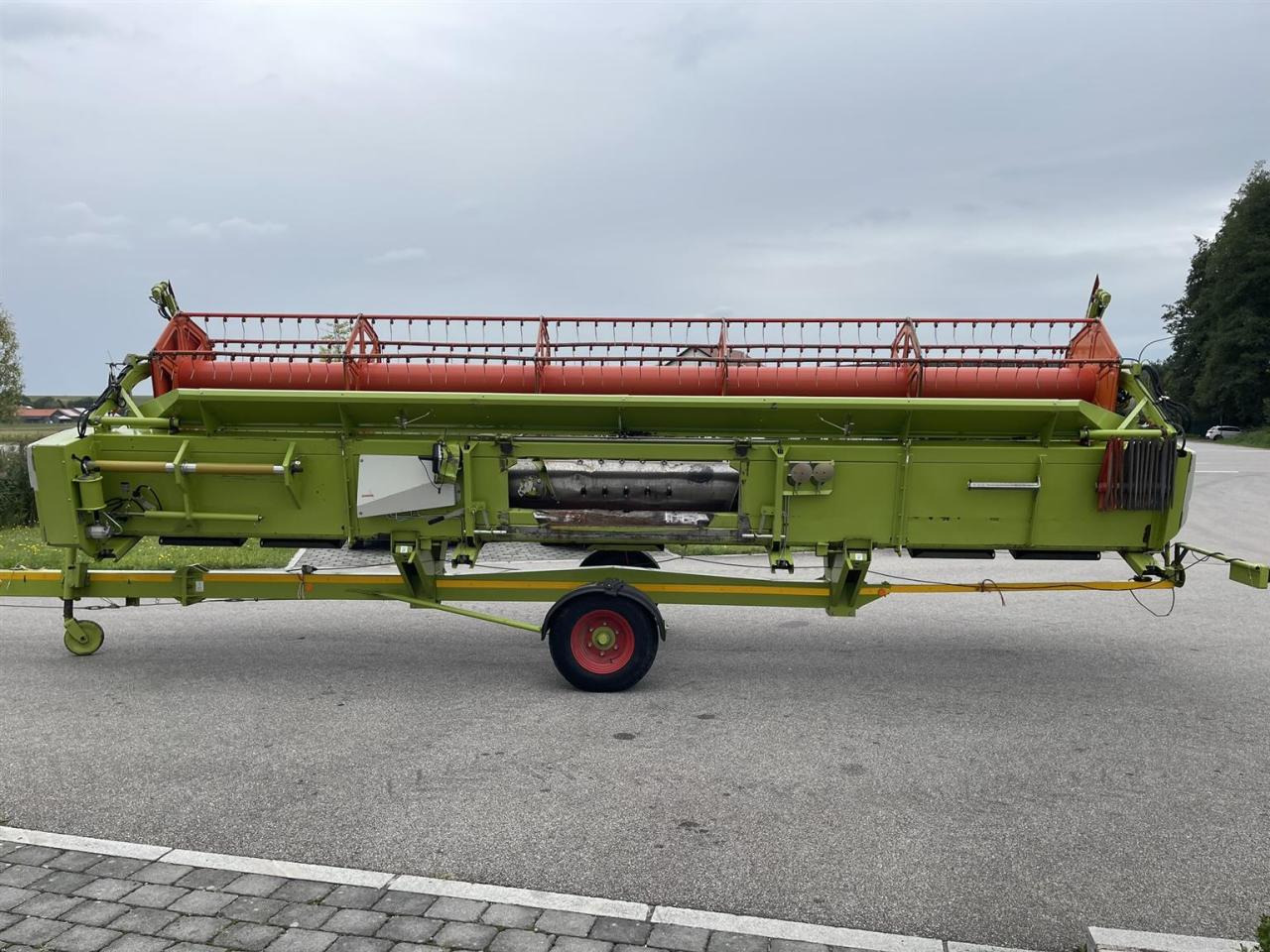 CLAAS Schneidwerk CLAAS V750 mit Transportwagen - Forage harvester attachment: picture 5 CLAAS Schneidwerk CLAAS V750 mit Transportwagen - Forage harvester attachment: picture 5
