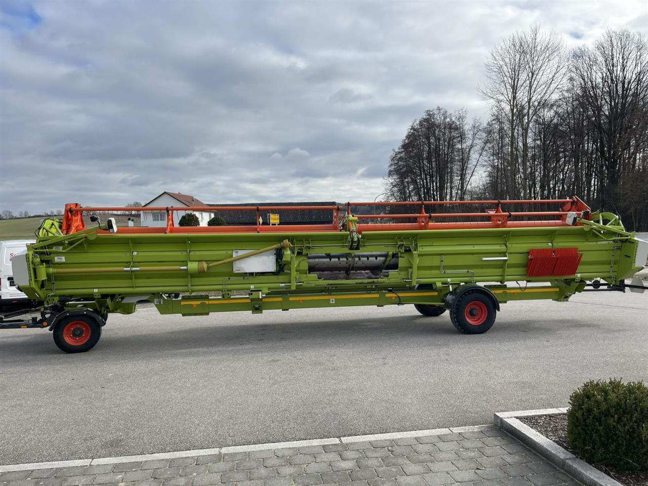 CLAAS Schneidwerk Claas Vario V1050, ca. 1600ha, LED Laser, Bj. 2016 - Combine header: picture 5 CLAAS Schneidwerk Claas Vario V1050, ca. 1600ha, LED Laser, Bj. 2016 - Combine header: picture 5